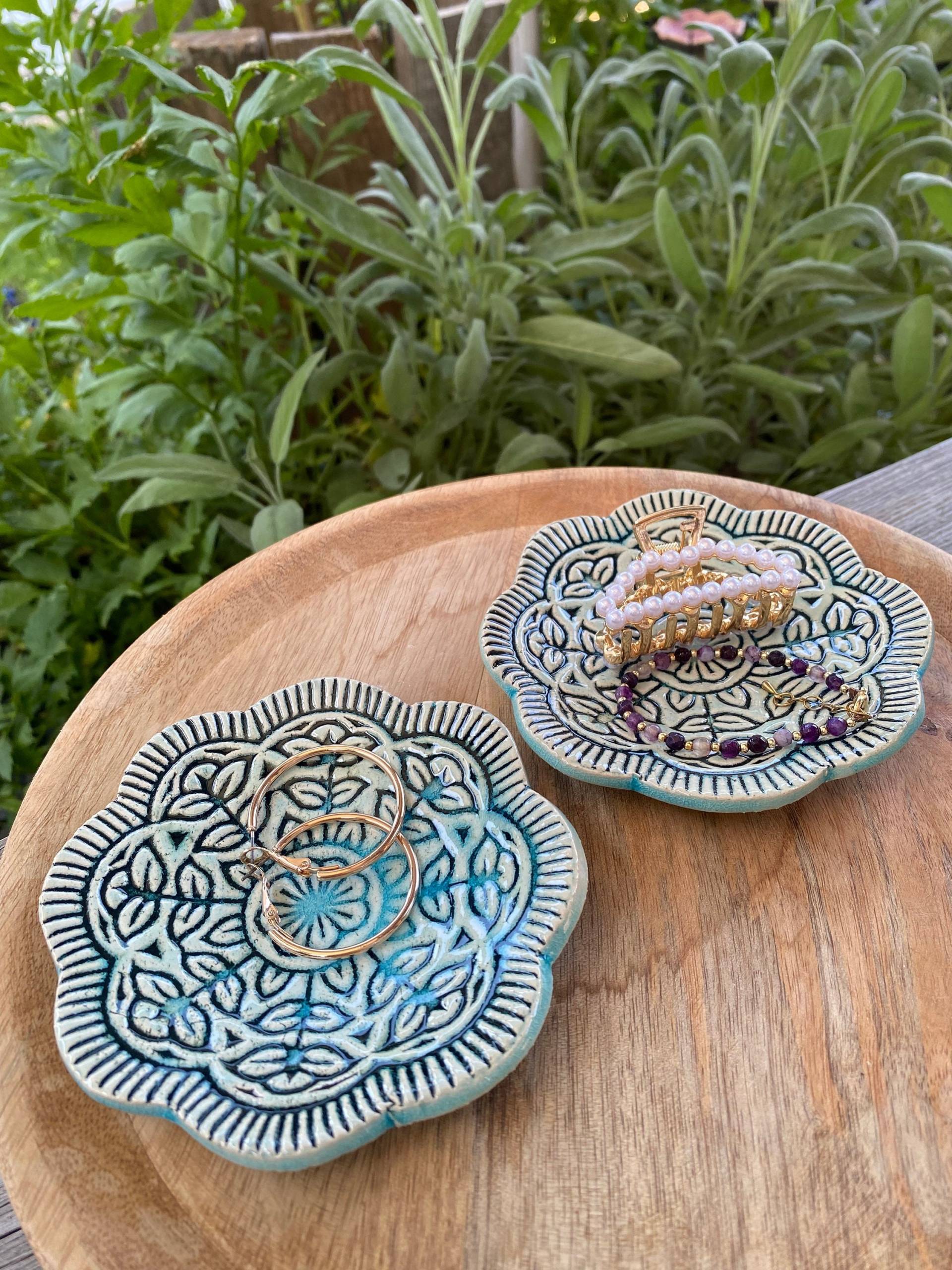 Schmuckschale Aus Keramik/ Petrol/ Mandala/ Blume/ Getöpfert/ Geschenk/ Valentinstag/ Muttertag Schmuckschale Aus Keramik/ Petrol/ Mandala/ Blume/ Getöpfert/ Geschenk/ Valentinstag/ Muttertag von MeinKreativkoepfchen