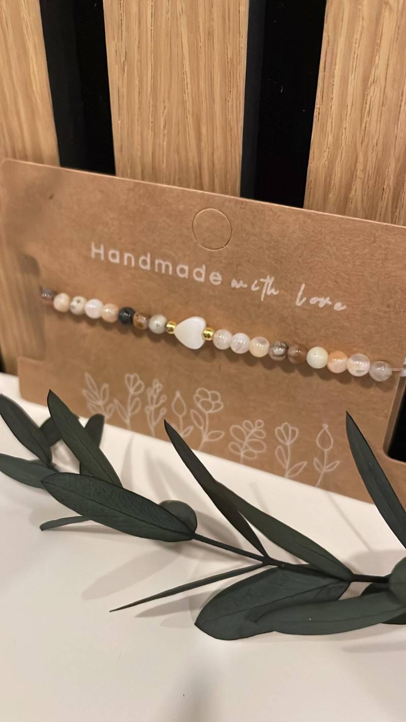 Perlenarmband Naturstein 4mm Mit Perlmutt Herz von MeinePerlenideen