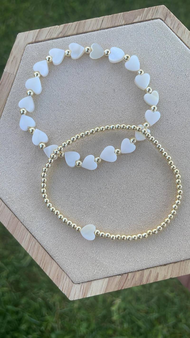 Perlenarmband Perlmutt Herz Geschenkidee Herzchenarmband Weiß von MeinePerlenideen