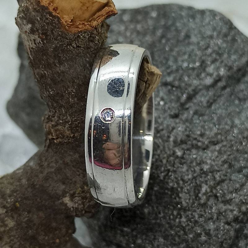 Geschmackvoller Ring 18, 8 Mm Gr. 59 Mit Edelstein Besetzt Zirkonia 6Mm Breit Glänzend Patina Vintage Retro Damenring Silberring von MeineSchmuckliebe