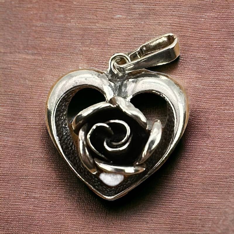 Vintage Kettenanhänger 925Er Silber Geschenk Patina Design 23 X 16mm Anhänger Damen Herz Rose Luxus Rarität Selten Exklusiv Retro Fashion Vintage Kettenanhänger 925Er Silber Geschenk Patina Design 23 X 16mm Anhänger Damen Herz Rose Luxus Rarität Selten Exklusiv Retro Fashion von MeineSchmuckliebe