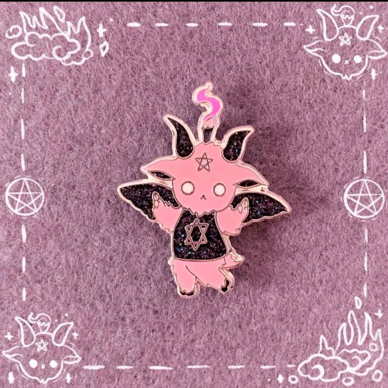Baby Baphomet Glitzer Hard Enamel Pin | 2 cm Baby Baphomet Glitzer Hard Enamel Pin | 2 cm von Meinmyownheadx