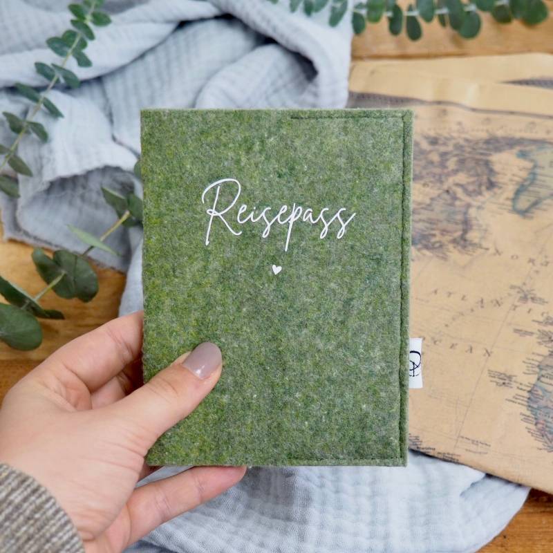 Reisepasshülle Aus Filz | Passhülle Für Dein Nächstes Abenteuer von MeinuDein