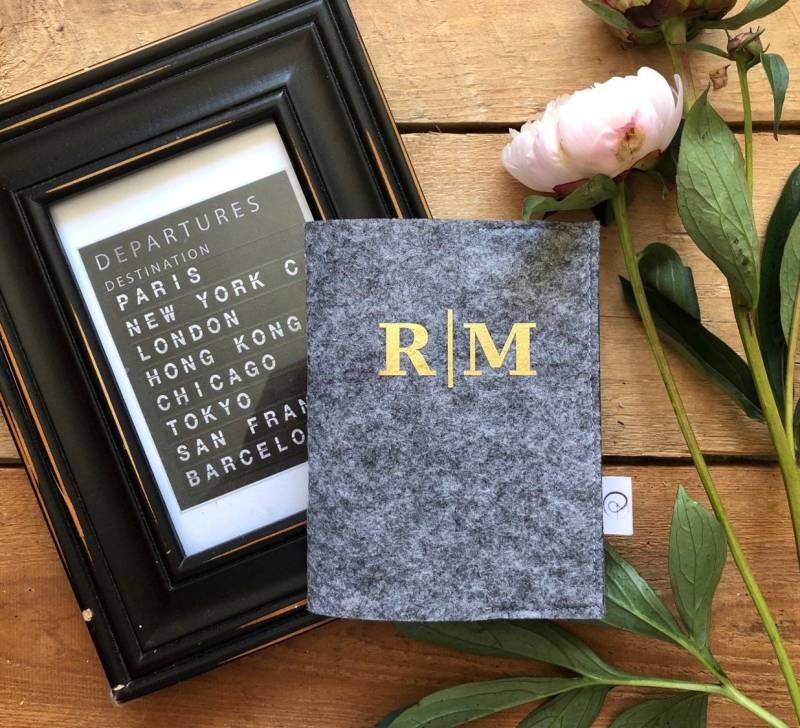 Reisepasshülle Personalisiert| Initialien | Individuelle Passhülle Mit Namen von MeinuDein