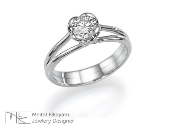 14K White Gold Herz Form Verlobungsring, 0, 53 Ct Diamant-Ring, Solitär-Ring, Verbesserte Diamant von MeitalElkayam