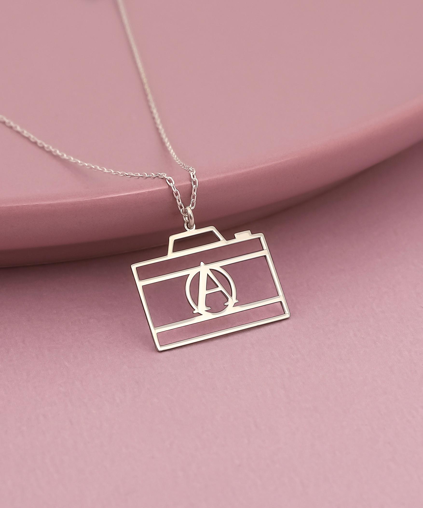 Personalisierte Kamera Halskette Benutzerdefinierte Anfang Fotograf Geschenk von MekaSilverJewelry