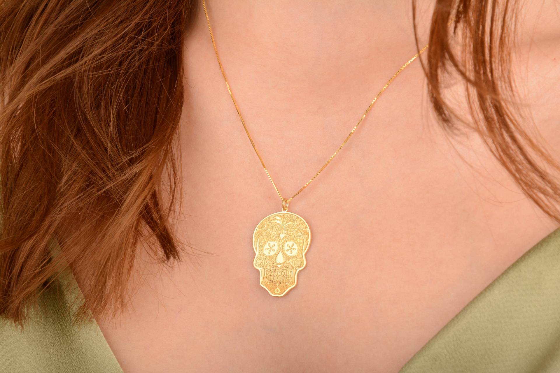 Schädel Halskette Gothic Skelett Anhänger 14K Vergoldetes Sterling Silber von MekaSilverJewelry