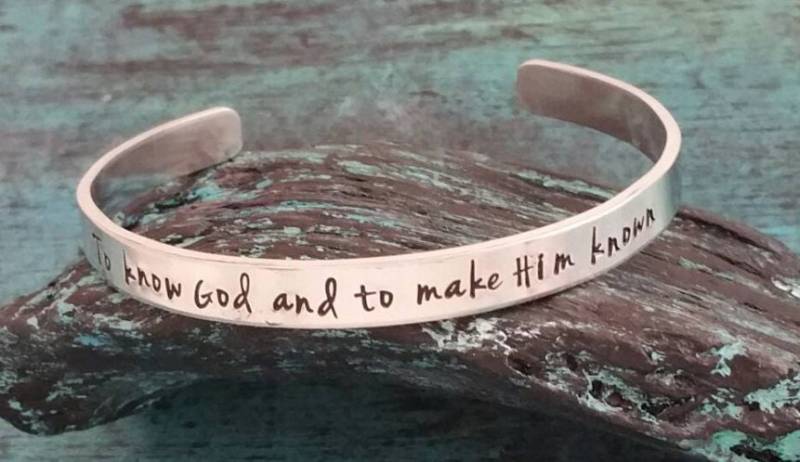 6 Der Gott Zu Kennen Und Ihn Bekannt Machen Armband, Zitat Manschette, Inspirierende Geschenk, Religiöse Spruch, Homeschool-Gruppe Armband von MelMadeItonEtsy