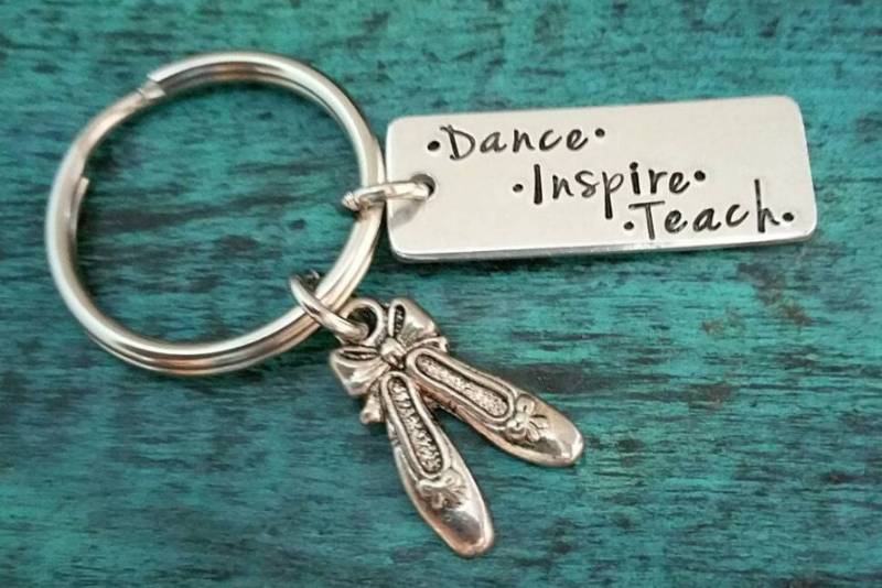 Schlüsselanhänger, Tanz-Lehrer-Geschenk, Ballett, Jazz, Lehren Und Inspirieren, Ende Des Jahres Geschenk, Tanz-Recital-Geschenk, Personalisierte von MelMadeItonEtsy