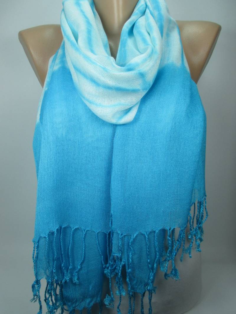Tie Dye Schal Türkis Einzigartiges Geschenk Für Frauen Gugel Blau Fransen Boho Weihnachtsgeschenk Sie Mama von MelScarf