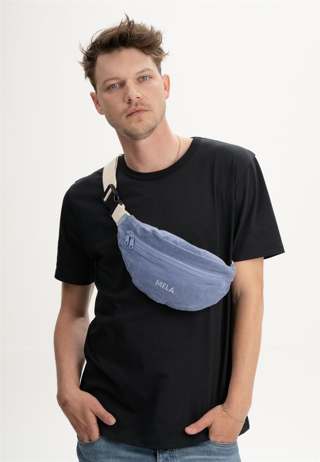 Cord Hip Bag Modell: Bhavin Cord Hip Bag Modell: Bhavin von Mela