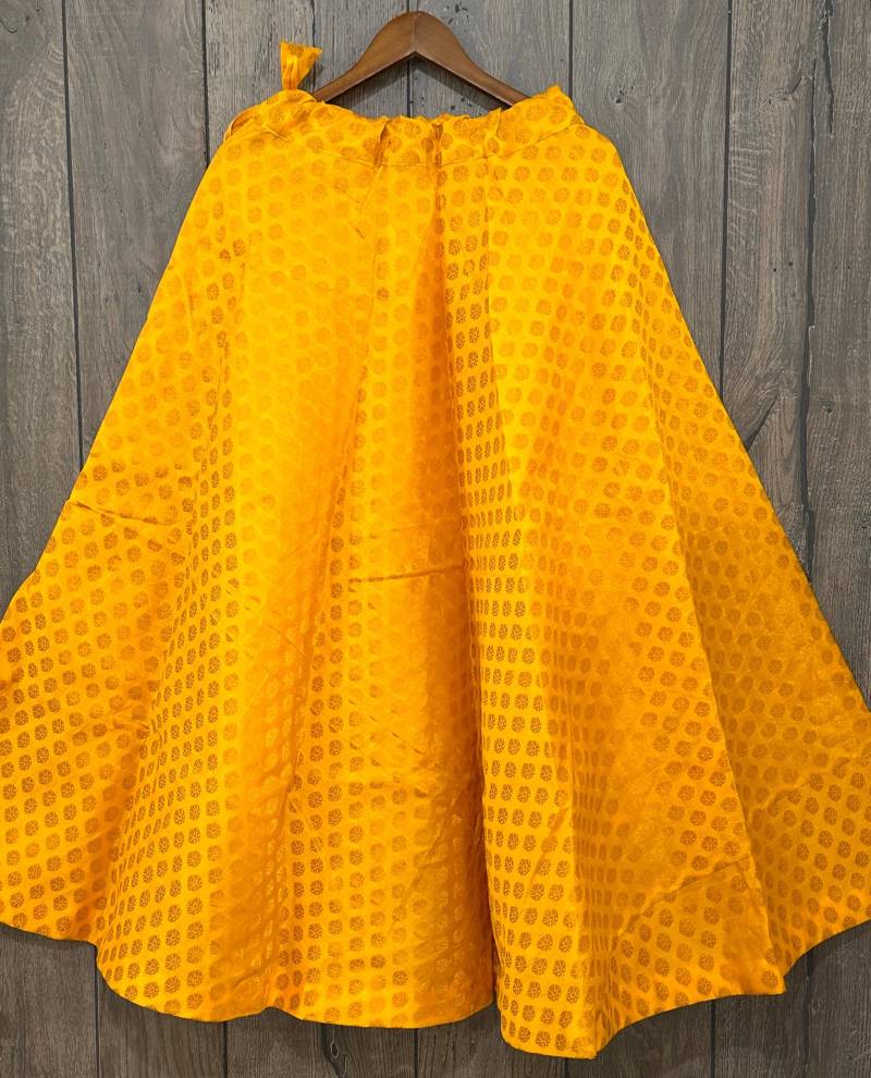 Brokat Lehenga Rock/Brautjungfer Einheitsgröße Brokat Lehenga Rock/Brautjungfer Einheitsgröße von MelaBazaar