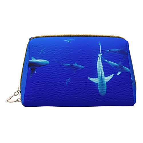 Minimalistische und stilvolle tragbare Make-up-Tasche aus Leder, Bedruckte Kosmetiktasche „Hai schwimmt unter dem Meer für Mädchen und Damen – kleine Größe von Melbrakin