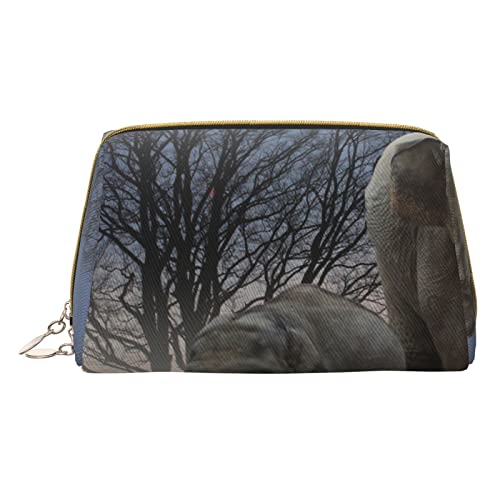 Minimalistische und stilvolle tragbare Make-up-Tasche aus Leder, Bedruckte Kosmetiktasche mit Elefanten im Nebel für Mädchen und Damen – kleine Größe Minimalistische und stilvolle tragbare Make-up-Tasche aus Leder, Bedruckte Kosmetiktasche mit Elefanten im Nebel für Mädchen und Damen – kleine Größe von Melbrakin
