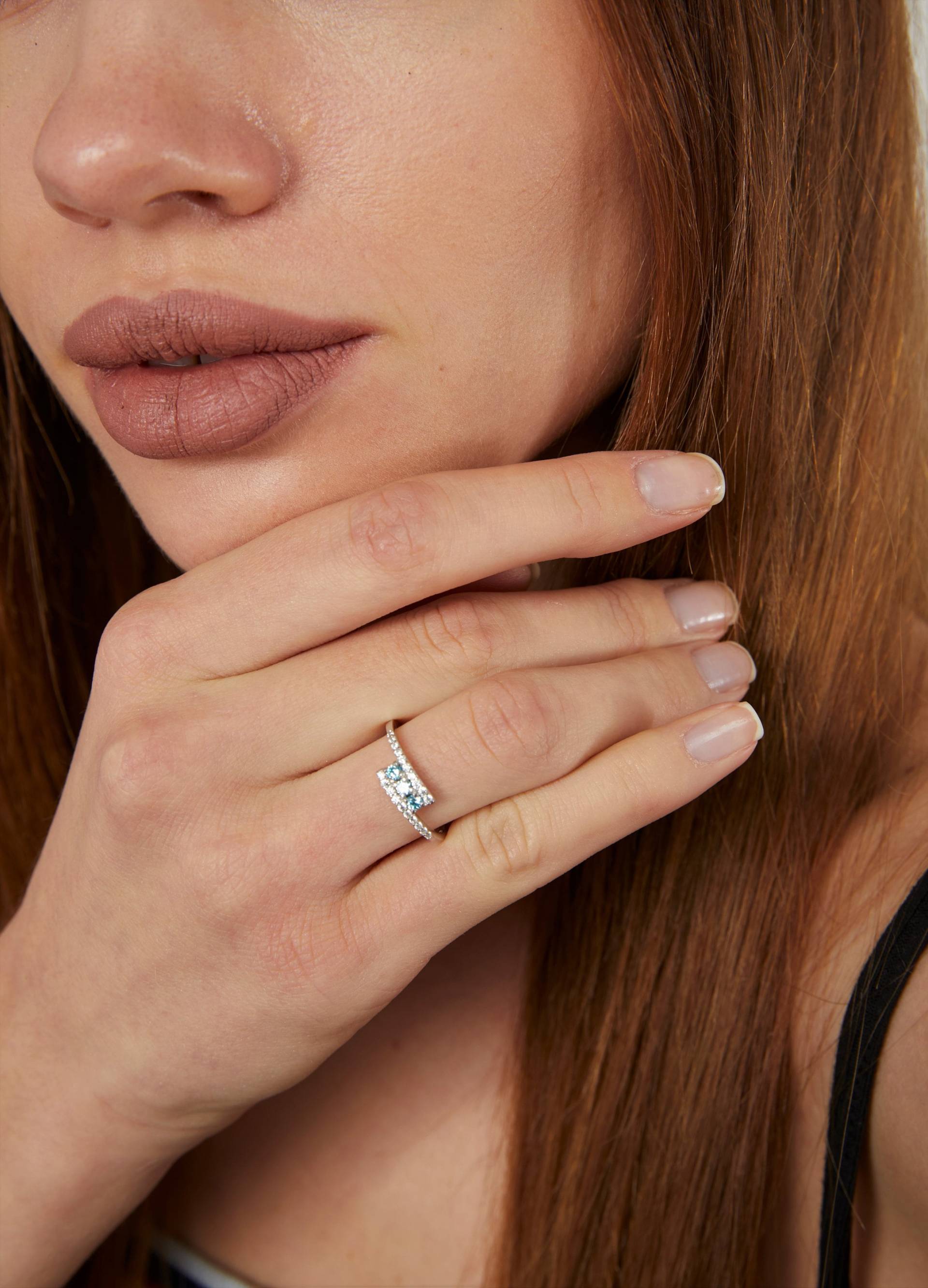14K Solid Gold Sky Blue Topas Ring, Dezember Birthstone Ring von Melchjewellery