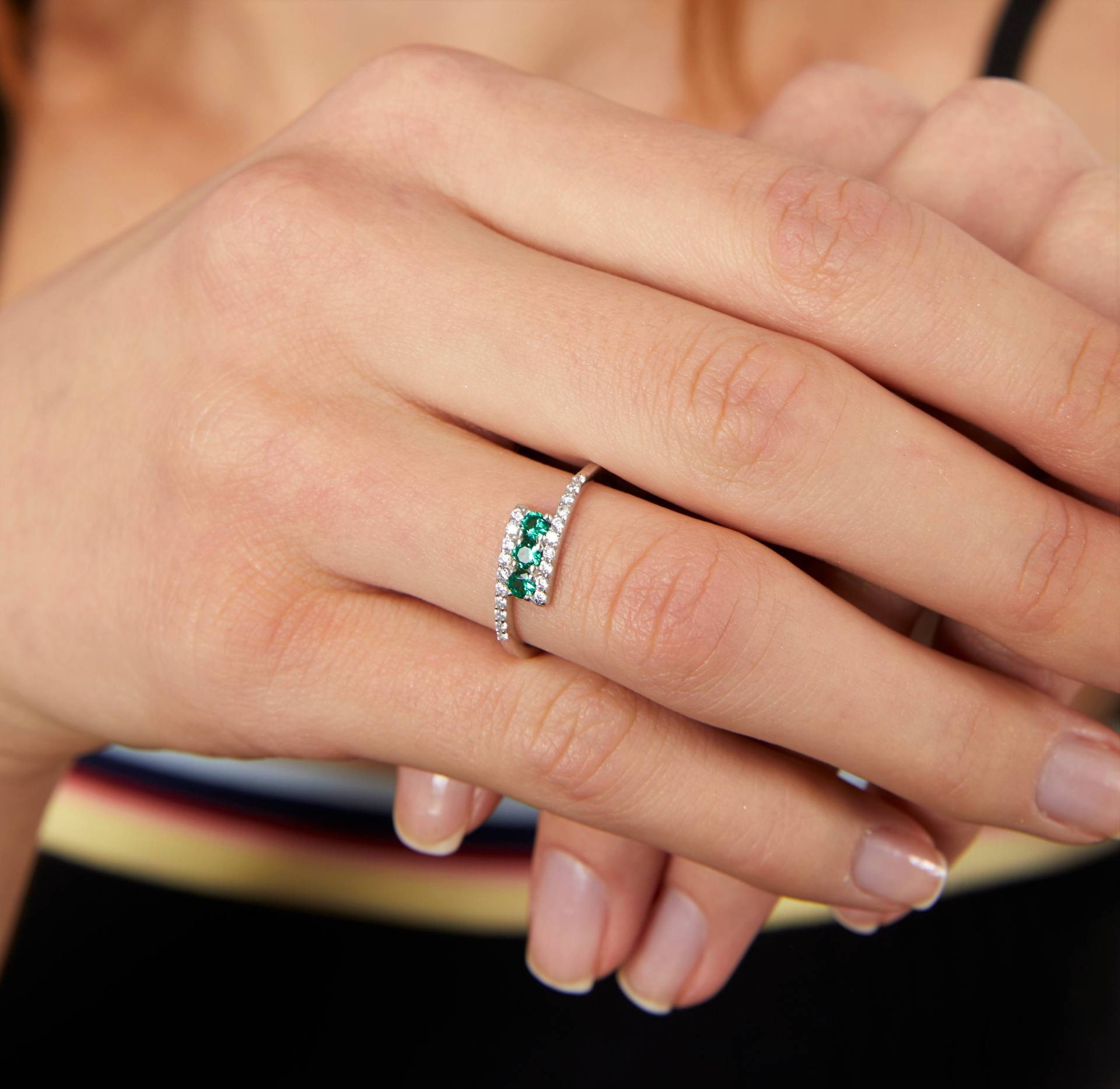 14K Solid Gold Smaragd Ring, Mai Birthstone Personalisierte Geschenke, Edelstein Ringe von Melchjewellery