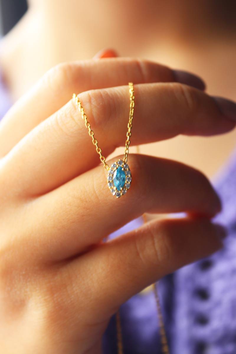 Geburtsstein-Halskette in Silber Oder 14K Gold - Personalisierte Familien-Halskette Für Großmütter Und Mütter, Das Perfekte Muttertagsgeschenk von Melchjewellery