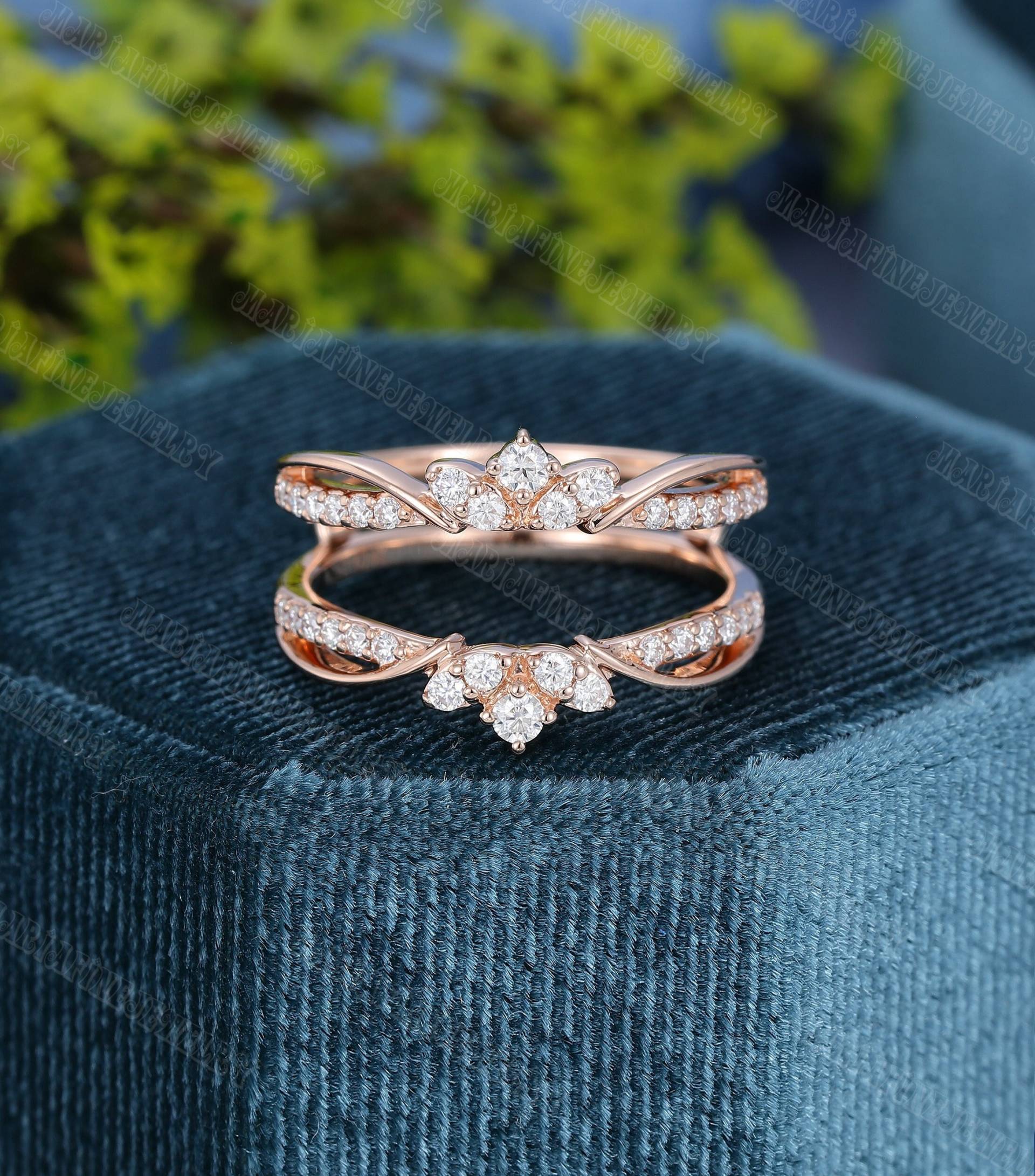 Double Curved Diamond Ehering Vintage Rose Gold Moissanite Verstärker Ring Einzigartige Krone Braut Art Deco Stacking Matching Promise Geschenk von MeleJewelryUS