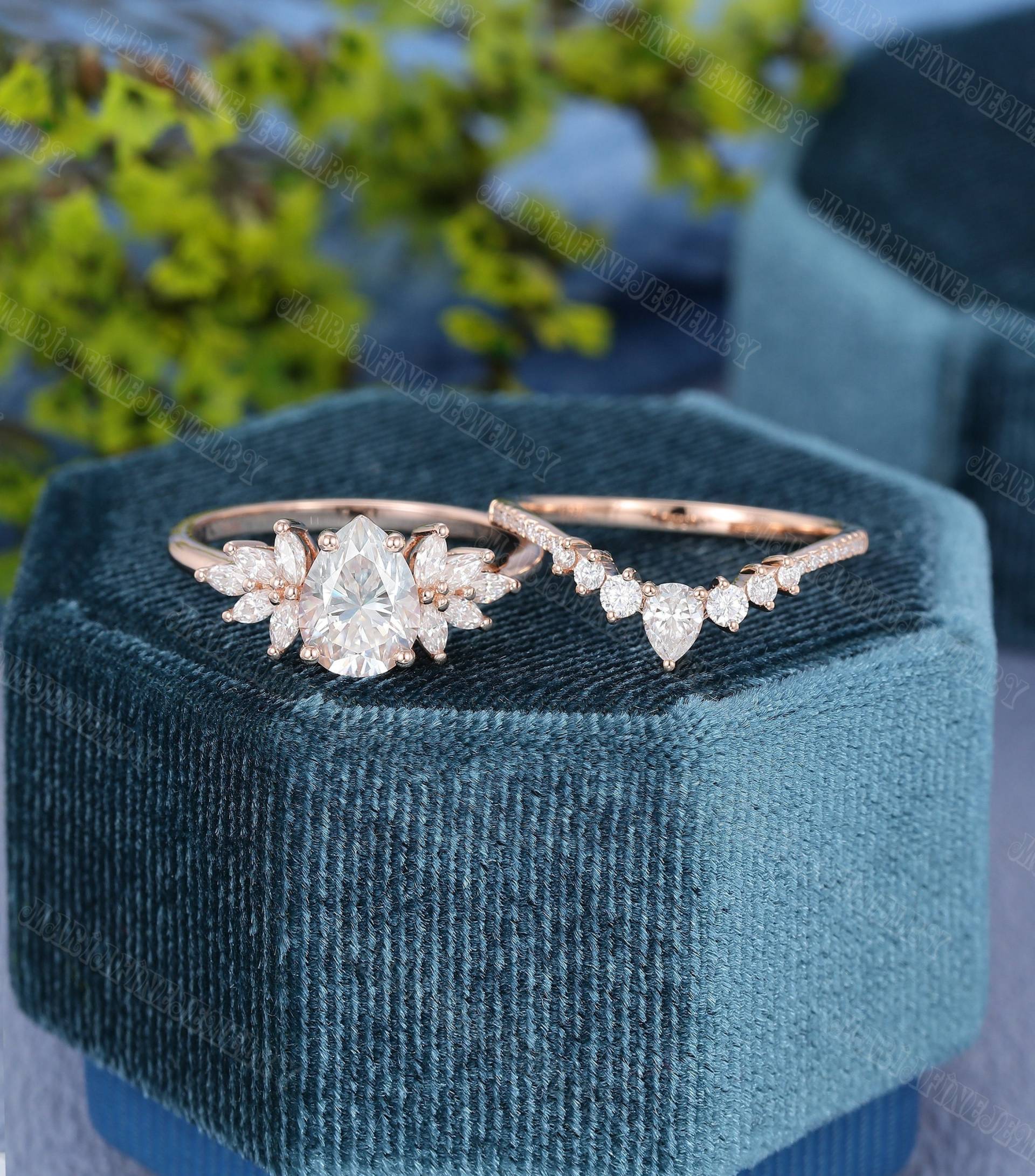 Einzigartiger Moissanit Verlobungsring Set Cluster Rosegold Vintage Birne Diamant Braut Jahrestag Verlobungsgeschenk von MeleJewelryUS