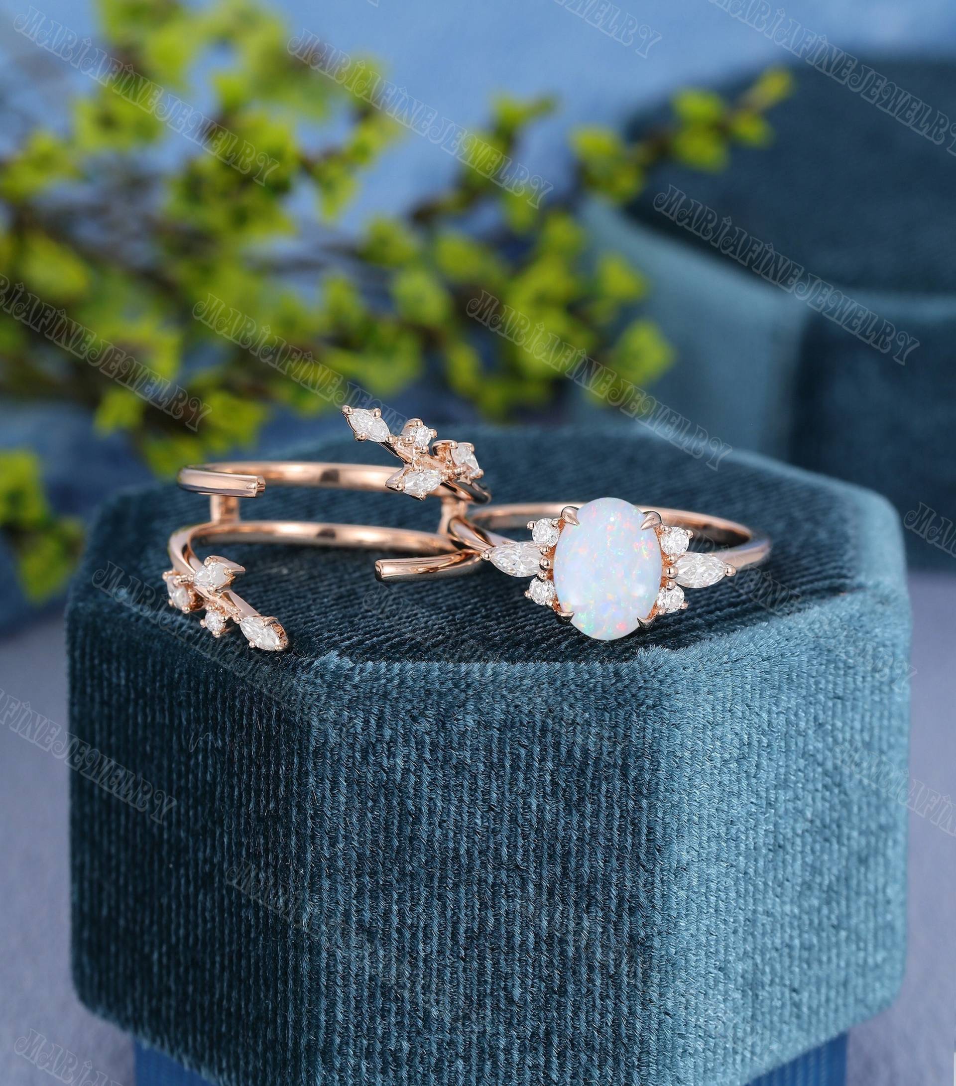 Oval Geschliffener Opal Verlobungsring Set Rosegold Moissanit Cluster Vintage Doppel Geschwungener Diamant Hochzeit Jahrestag Versprechen von MeleJewelryUS