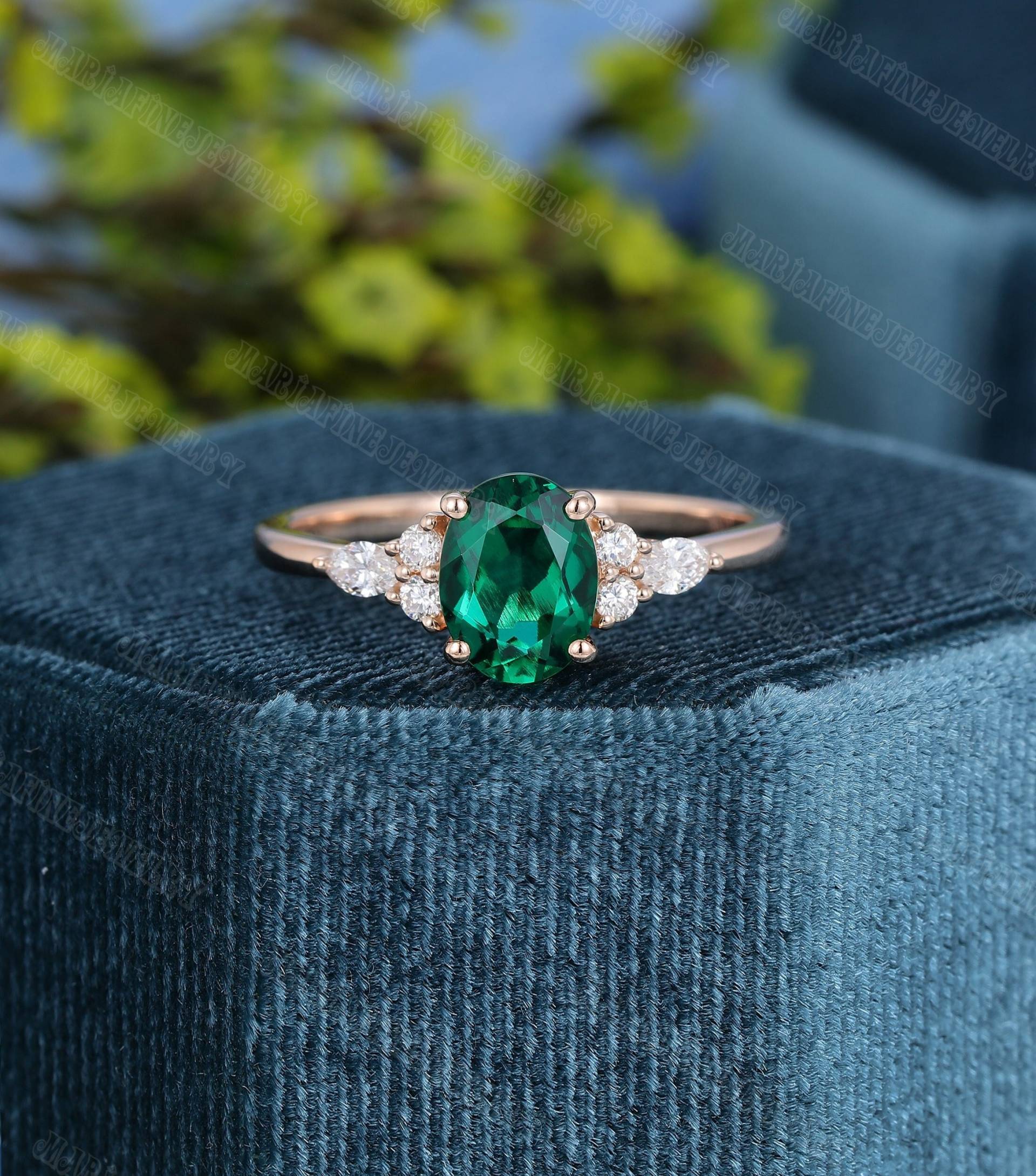 Ovaler Schliff Lab Smaragd Verlobungsring Rosegold Moissanit Frauen Vintage Cluster Diamant Hochzeit Jahrestag Geschenk von MeleJewelryUS