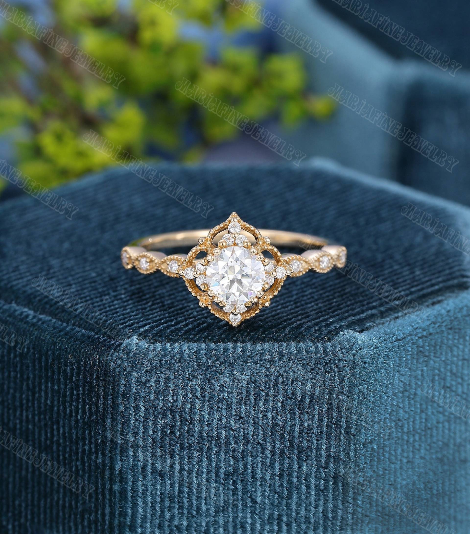 Rundschliff Moissanit Verlobungsring Gelbgold Diamant Ring Art Deco Hochzeit Vintage Jahrestag Versprechen Tag Geschenk Für Sie von MeleJewelryUS