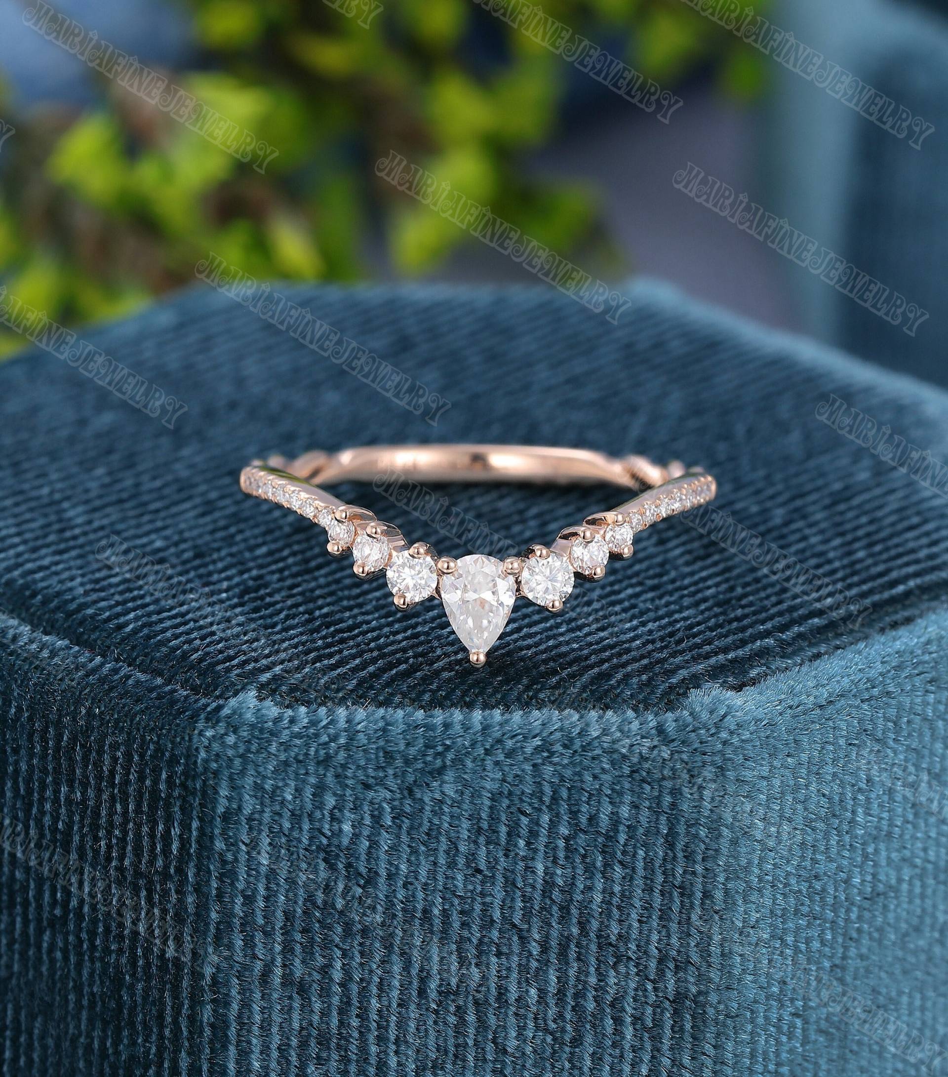 Tropfenförmiger Gebogener Ehering Einzigartige Rose Gold Moissanite Frauen Stapelring Swist Ring Passende Band Versprechen Geschenk Für von MeleJewelryUS
