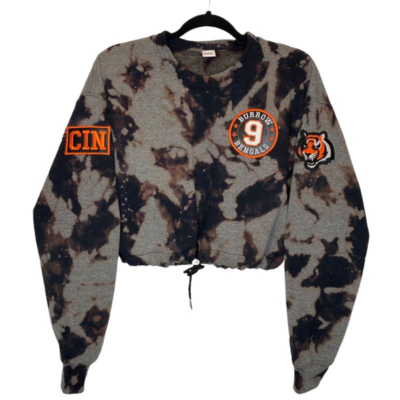 Team Player V2 Custom Game Day Team Cropped Crewneck, Kann Für Jedes Und Spieler Angefertigt Werden, Personalisierte Fanwear von MeliMOKI