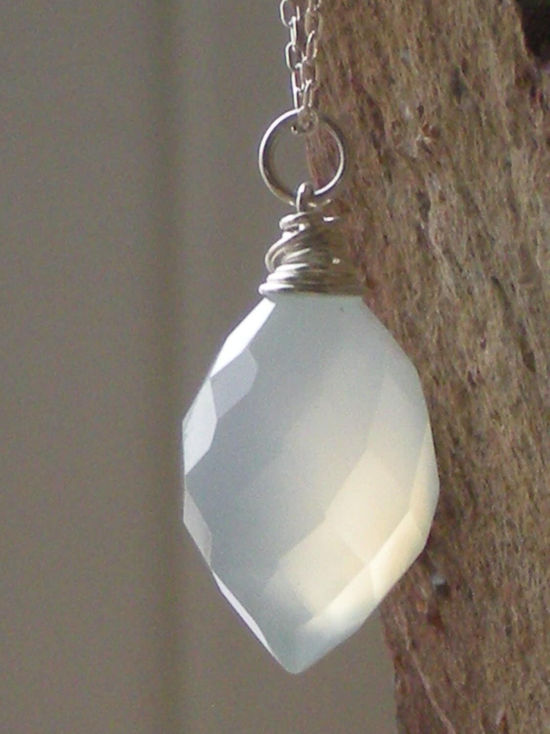 Chalcedon Und Sterling Silber Halskette | Weiße Transluzente Natürliche Facettierte Perle Stein Draht Gewickelt Einfach Minimal Schmuck Fein Edel Chalcedon Und Sterling Silber Halskette | Weiße Transluzente Natürliche Facettierte Perle Stein Draht Gewickelt Einfach Minimal Schmuck Fein Edel von Meliloo