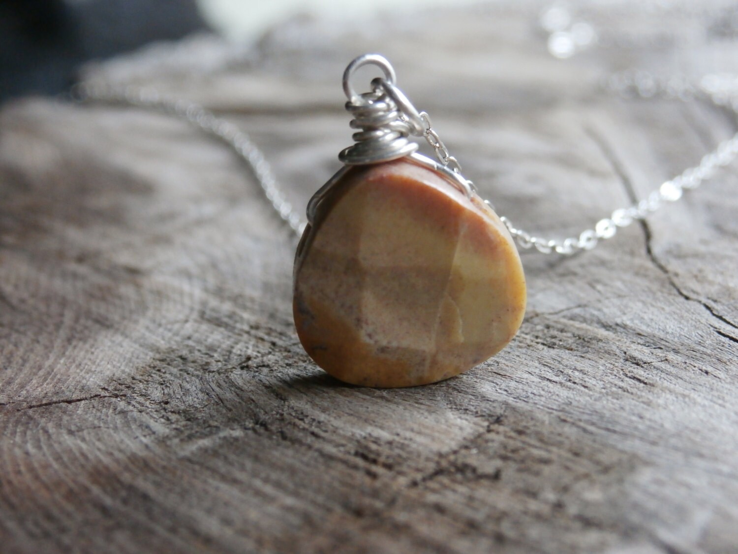Gelber Türkis Medaillon Halskette | Silber Natursteine Facettiert Mattes Finish Schlichte Eingefasste Designs Minimal Kleine Feiner Schmuck Gelber Türkis Medaillon Halskette | Silber Natursteine Facettiert Mattes Finish Schlichte Eingefasste Designs Minimal Kleine Feiner Schmuck von Meliloo