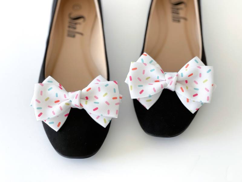 streusel Schleife Schuhclips | Geburtstagsgeschenk Geburtstagskind streusel Schleife Schuhclips | Geburtstagsgeschenk Geburtstagskind von Melissavelia