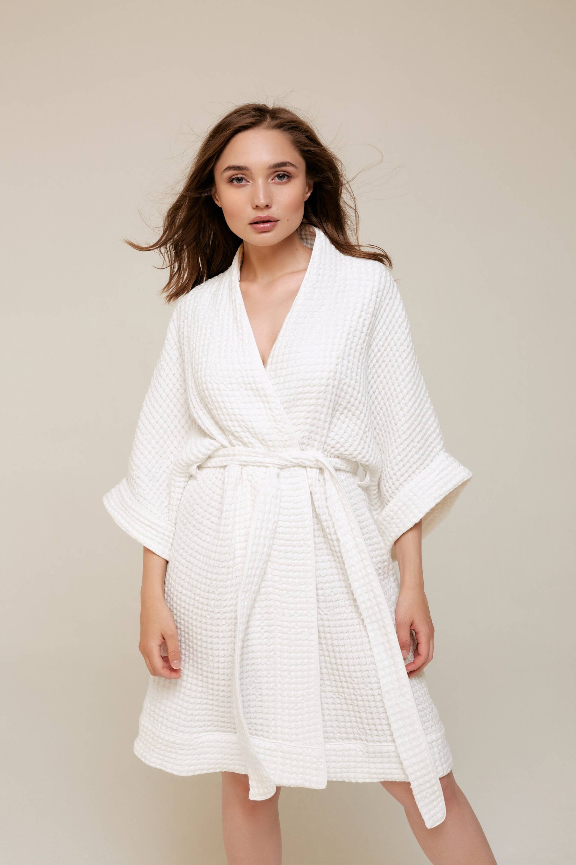 Damen 100% Premium Bio-Waffel-Baumwolle Leinen Bademantel Kimono Cremeweiß, Weich, Hautfreundlich, Handgefertigtes Geschenk Für Sie von Mellmony