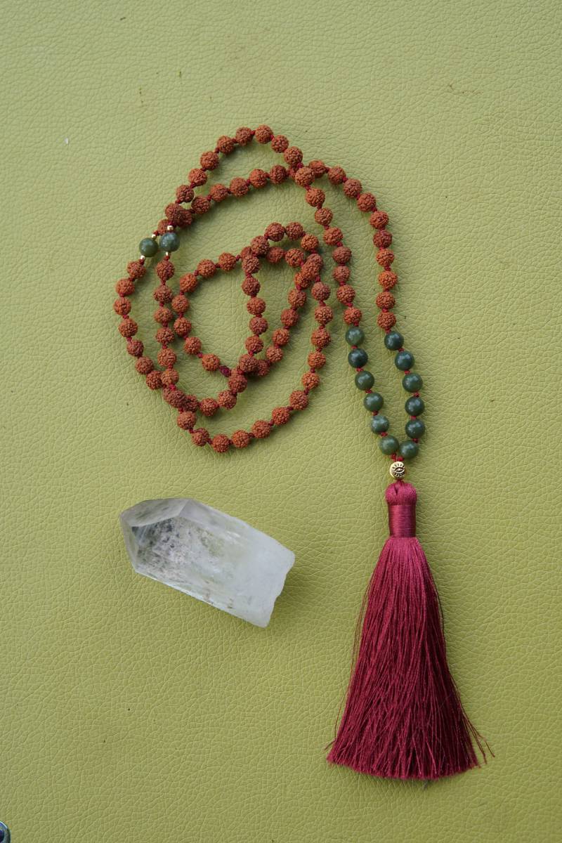 Gelassenheit Mala ~ Grün Jade von MellowMalas