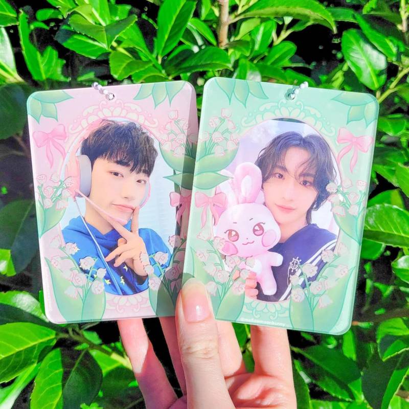 Kpop Acryl Pc Halter Vorbestellung | Doppelseitiger Fotokartenhalter Schlüsselanhänger in Voller Blüte Pastell Blume Süßer Bilderrahmen Konzert Kpop Acryl Pc Halter Vorbestellung | Doppelseitiger Fotokartenhalter Schlüsselanhänger in Voller Blüte Pastell Blume Süßer Bilderrahmen Konzert von MellowMoonBunny