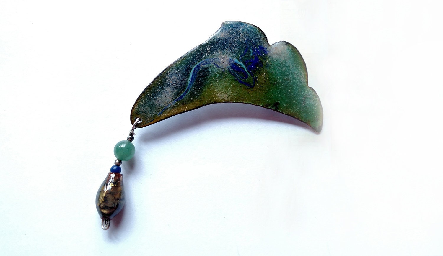 Artisan Handgefertigt Grün Kupfer Emaille Pin Mit Geflammte Lampworked Bead Dangle, Einzigartiger Ofen Abgebrannter Handwerker Statement Schmuck Artisan Handgefertigt Grün Kupfer Emaille Pin Mit Geflammte Lampworked Bead Dangle, Einzigartiger Ofen Abgebrannter Handwerker Statement Schmuck von MelodieKantnerArt