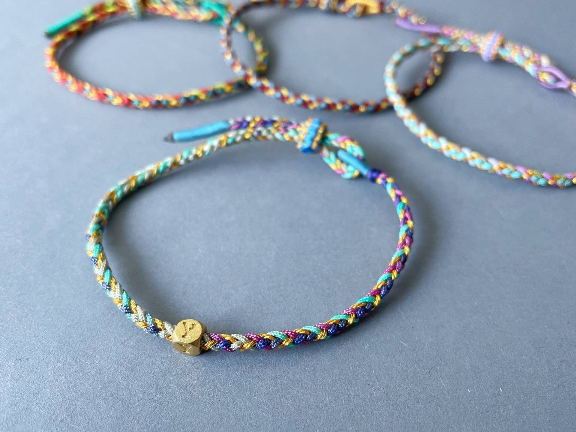 Namensarmband | Buchstaben Armband Freundschaftsarmband Geknüpfte Armbänder Glücksarmband Namensarmband | Buchstaben Armband Freundschaftsarmband Geknüpfte Armbänder Glücksarmband von MelodyTreeDEsign