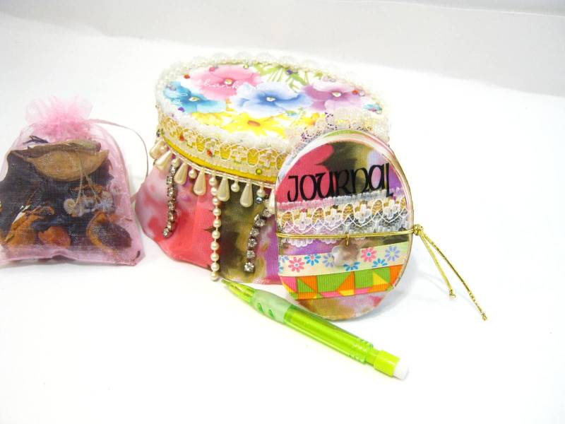 Handgefertigtes Vintage-Schmuckband Verziert Vielen Dank Andenken Geschenkbox Für Schmuck Mementos W/Mini Journal Potpourri von MelodysGiftDepot