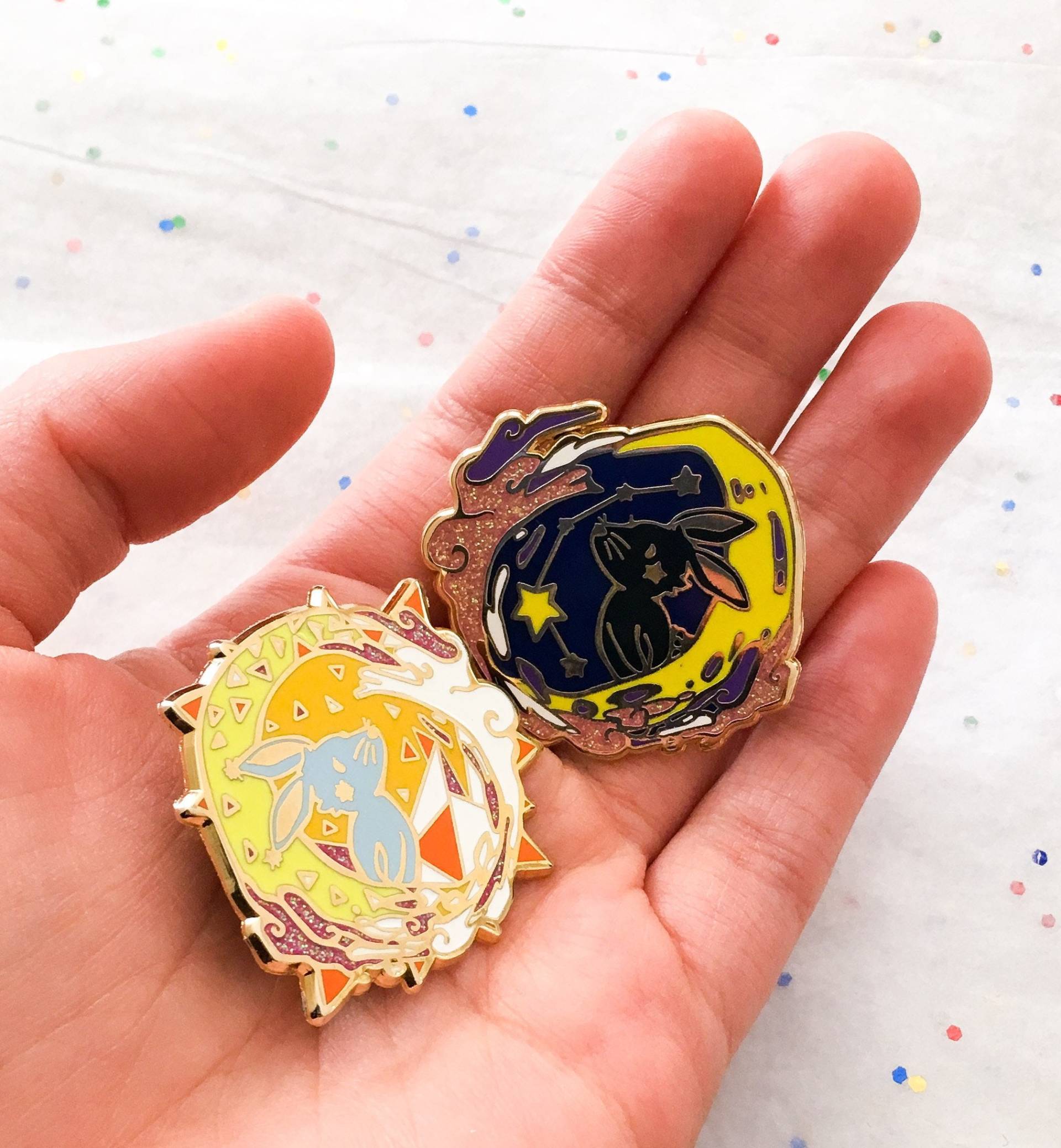 Sonne Und Mond Emaille Pins, Astrologie Pin, Hartemaille Anstecknadel, Hutnadel, Pins Patches, Rucksack Sonne Und Mond Emaille Pins, Astrologie Pin, Hartemaille Anstecknadel, Hutnadel, Pins Patches, Rucksack von MelonsquareStudios