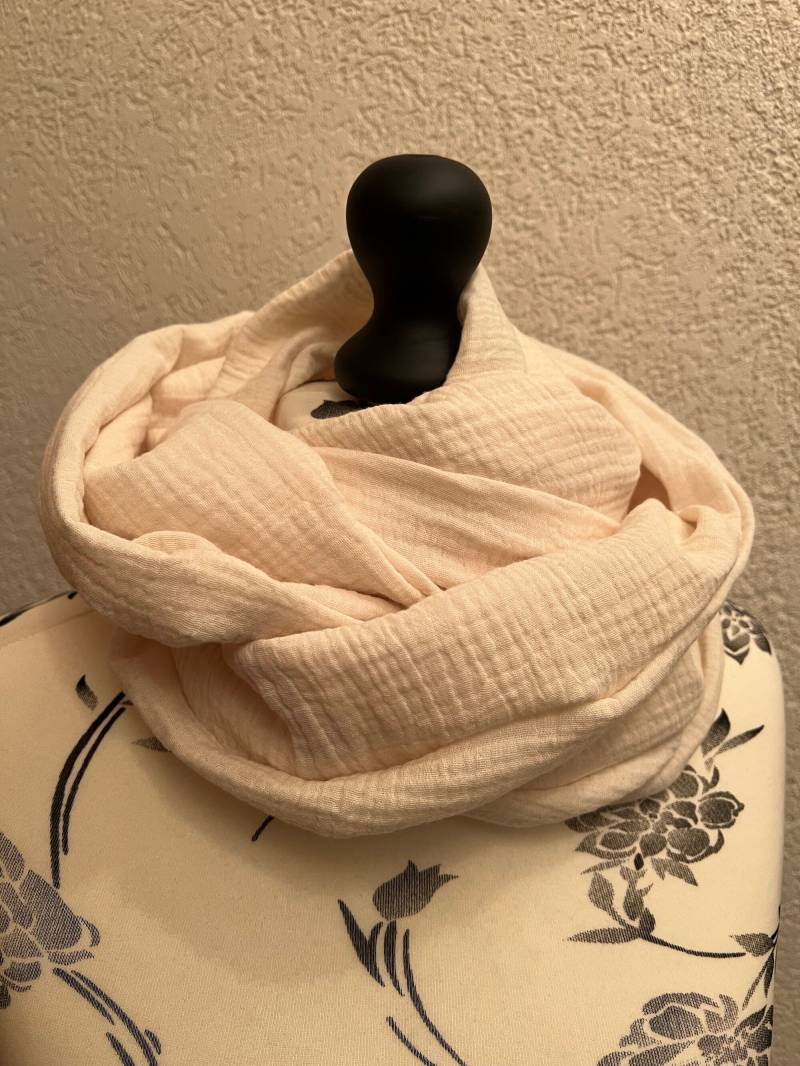 Loop/Schal Aus Musselin Weiß Edel Hell Für Jugendliche Und Erwachsene Handmade Halstuch Musselintuch von Melsch16