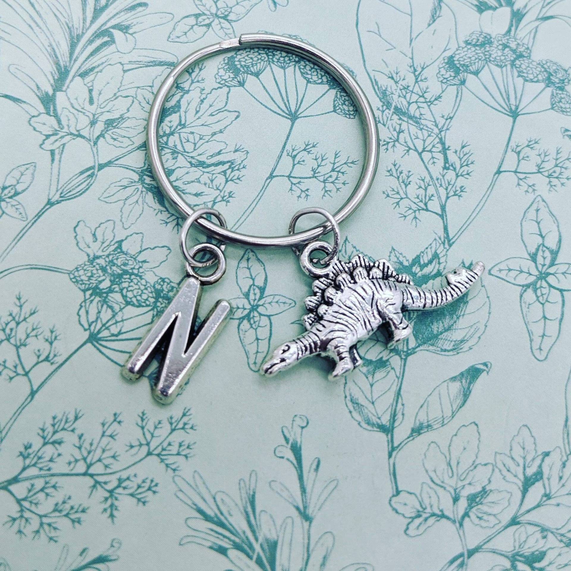 Dinosaurier Schlüsselring, Liebhaber Geschenke, Tier Initial Stegosaur Dino Geschenk, Liebhaber von Melspridejewellery