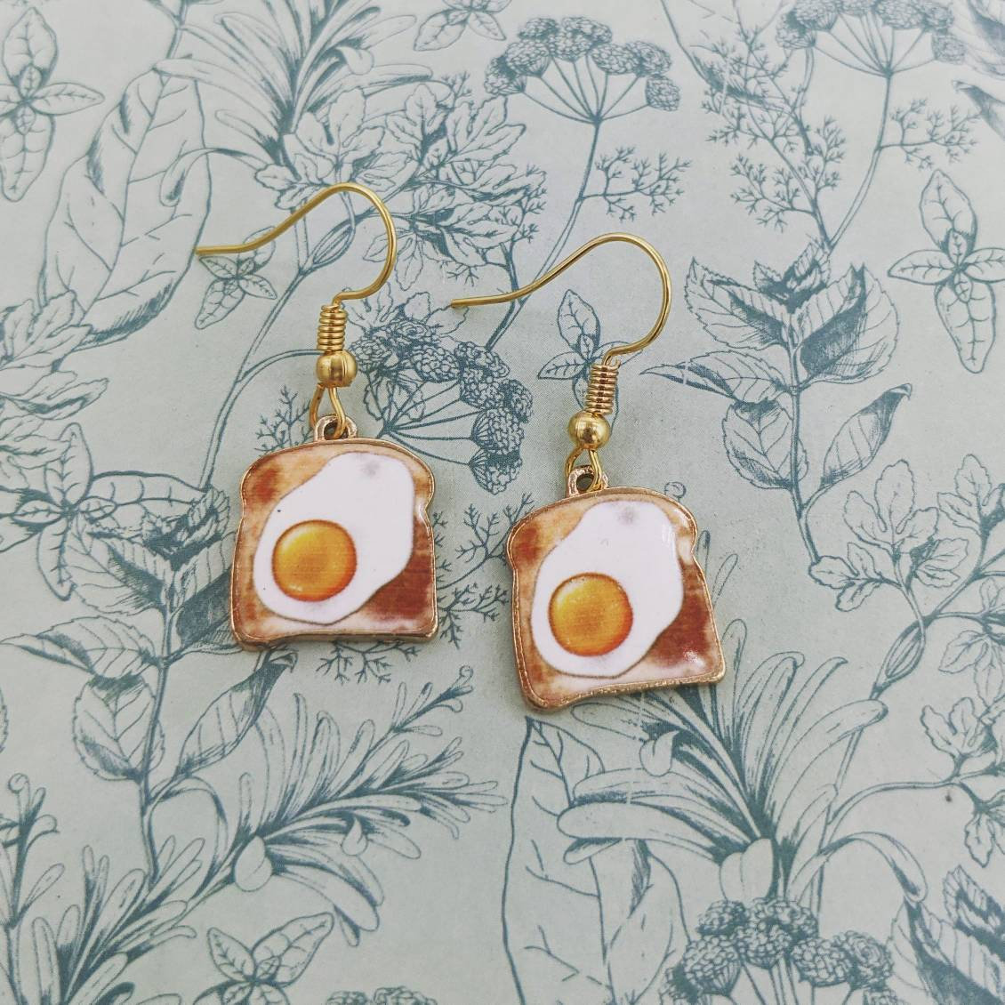 Ei Auf Toast Ohrringe, Feinschmecker Schmuck, Food-Liebhaber, Neuheit Kawaii von Melspridejewellery