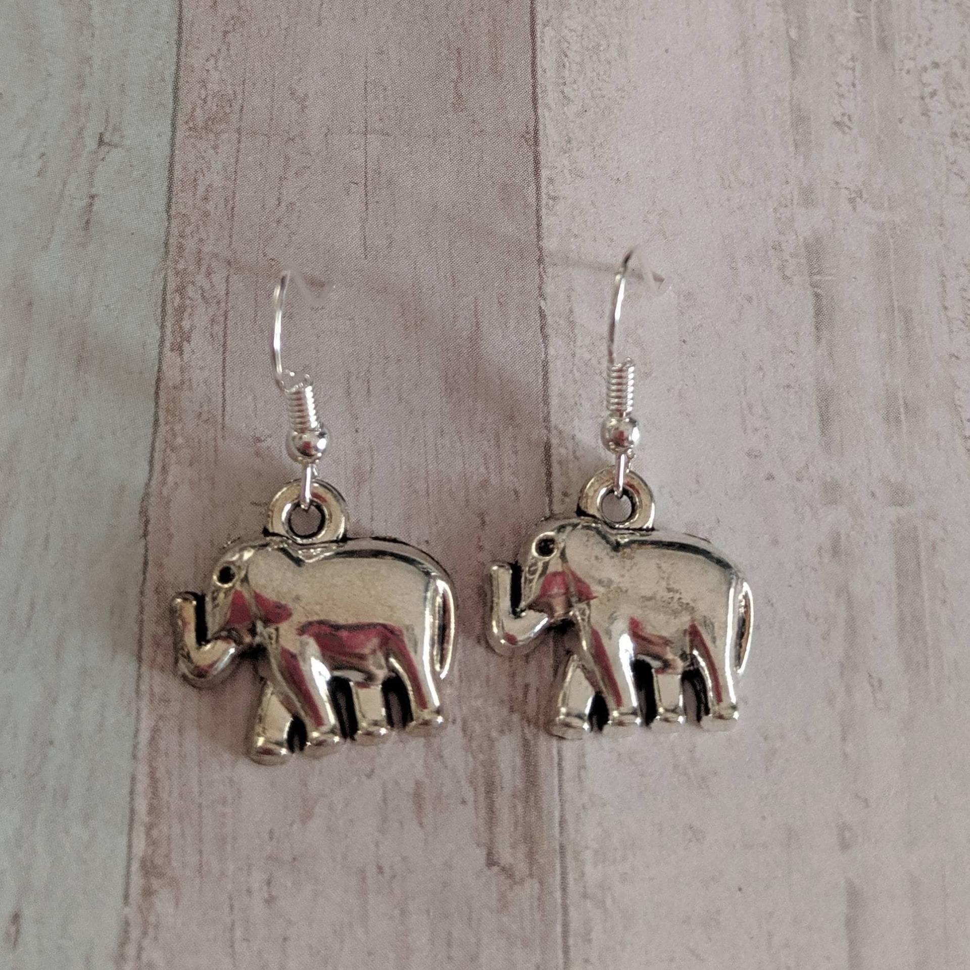 Elefanten Ohrringe, Schmuck, Geschenke Für Liebhaber, Tier Tierarzt Geschenke, Accessoires, Natur Inspiriert von Melspridejewellery