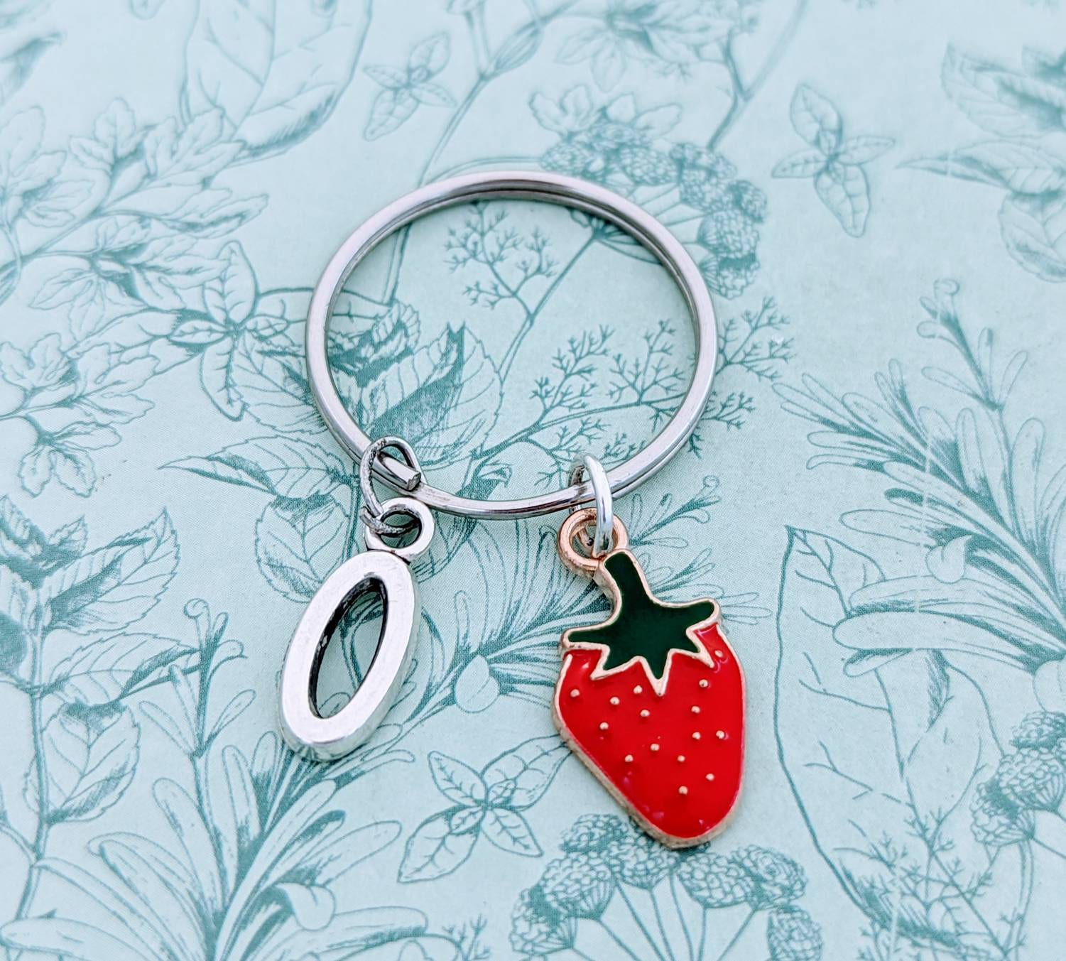 Erdbeer Schlüsselanhänger, Liebhaber Geschenke, Obst Erdbeere Inspiriert, Frucht von Melspridejewellery