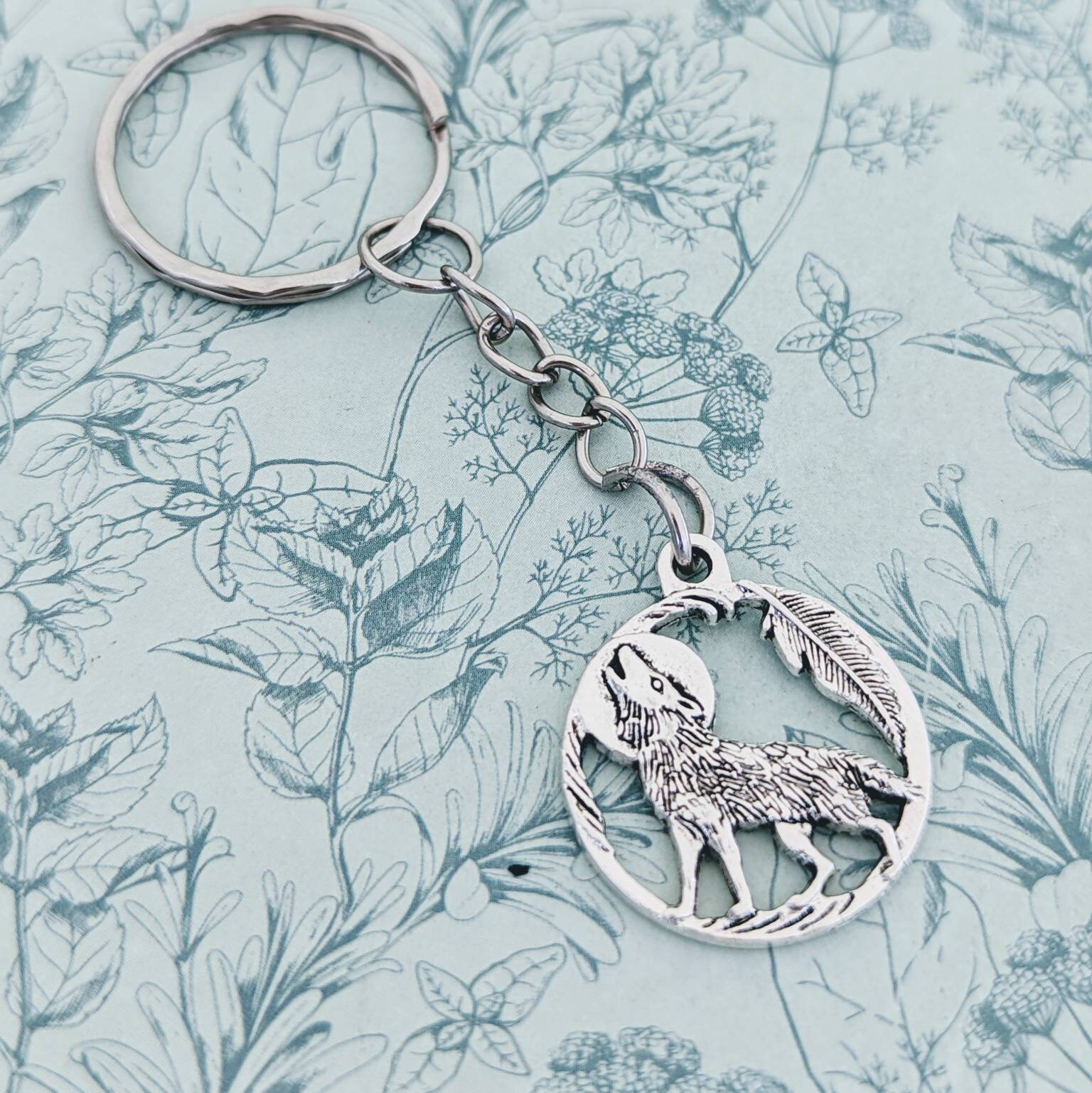 Heultender Wolf Schlüsselanhänger, Schlüsselring, Accessoires, Wölfe Fan, Geschenke Für Liebhaber, Charm, Themen, Zoo Keeper von Melspridejewellery