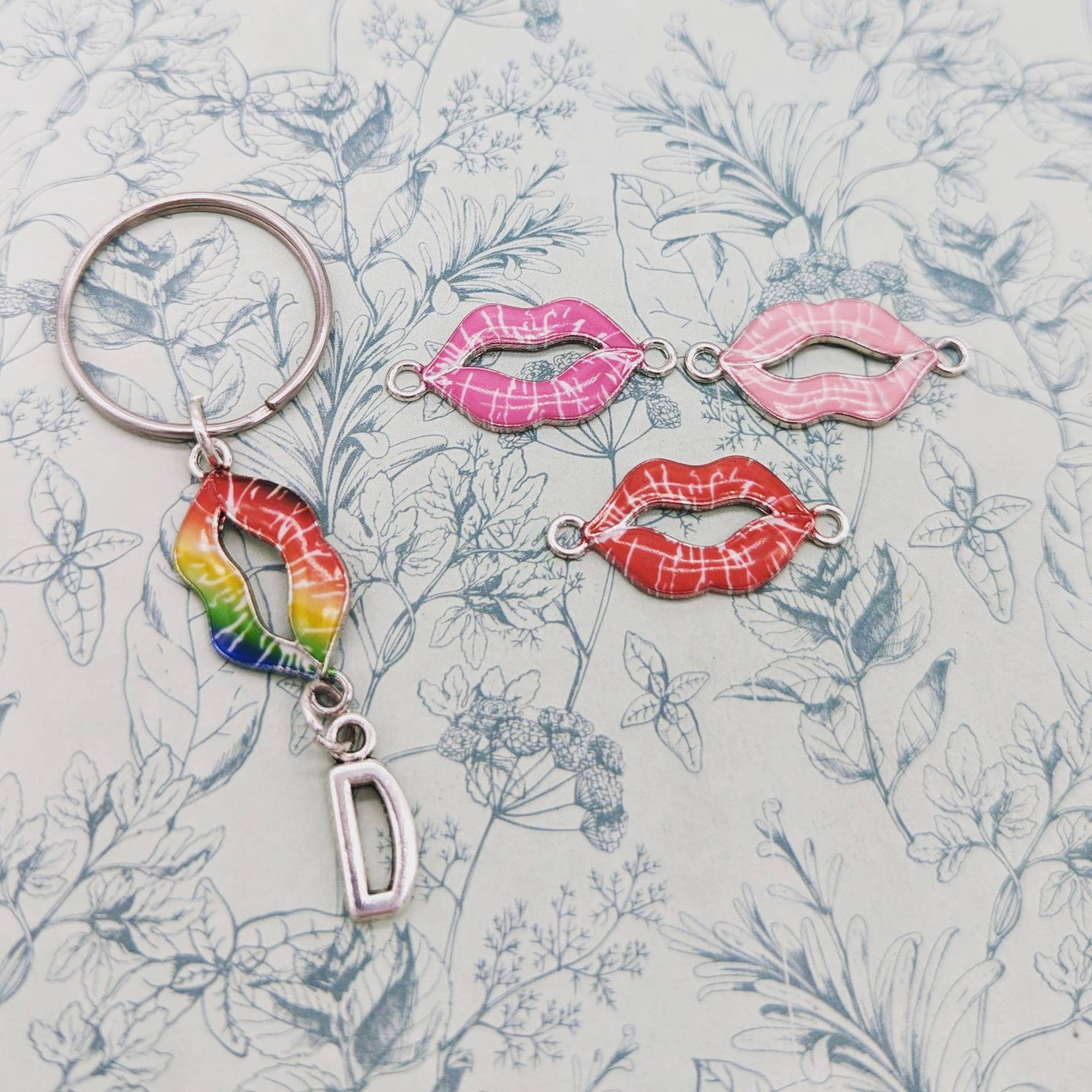 Lippen Schlüsselanhänger, Mädchen Schlüsselanhänger Geschenke, Personalisierter Schlüsselring, Initial Schlüsselbund, Teenager Teen von Melspridejewellery