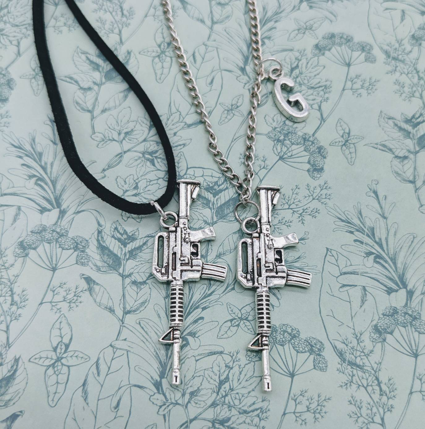 Maschinengewehr Halskette, Pistole Schmuck, Gothic Geschenke, Emo Waffenschmuck, Geschenk, Gamer von Melspridejewellery