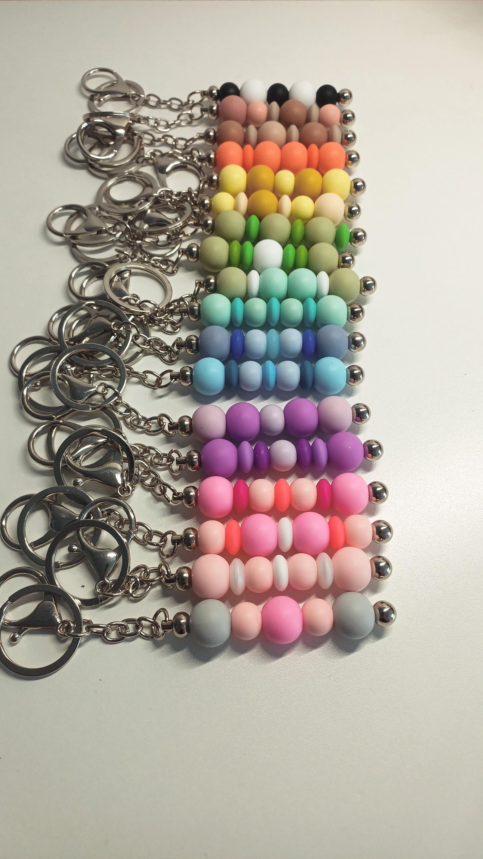 Bunter Schlüsselanhänger Mit Silikonperlen Bunter Schlüsselanhänger Mit Silikonperlen von MelubasKreativEcke