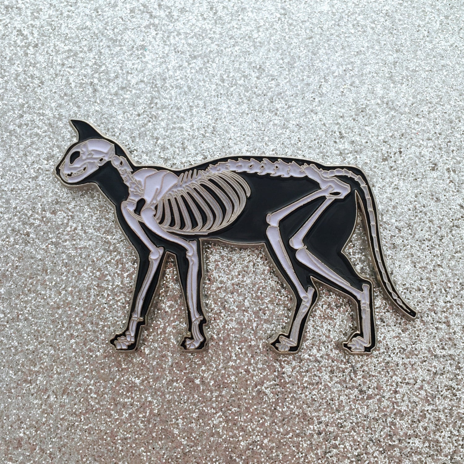 Lola Xl Pin von MementoMoriGoods