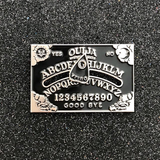 Schwarzer Ouija Pin Schwarzer Ouija Pin von MementoMoriGoods