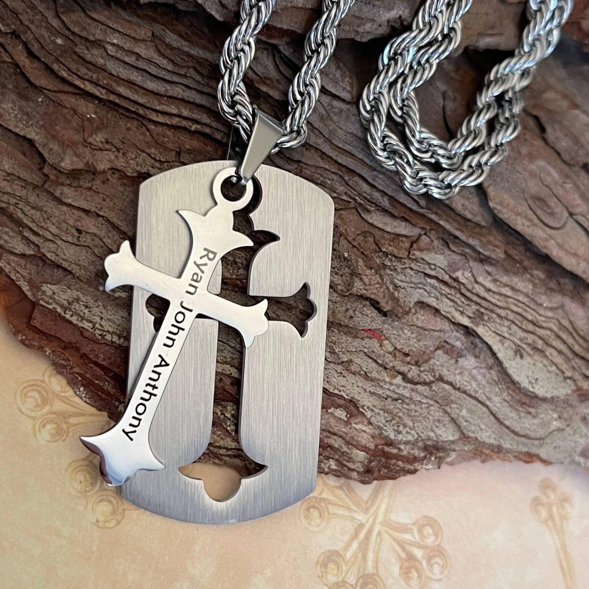 Jungen Konfirmation Personalisierte Name Gravierte Ausschnitt Dogtag Kreuz Halskette von MemorableMomentsInc